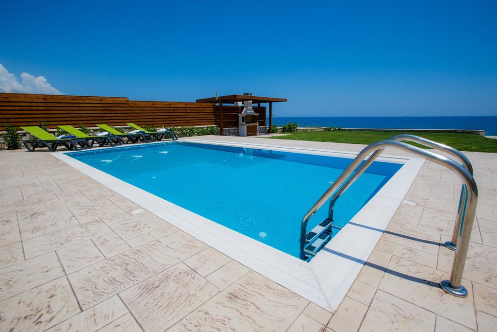Antonoglou Beach Villas - Waterfront Luxury Retreat Lakhania Rom bilde