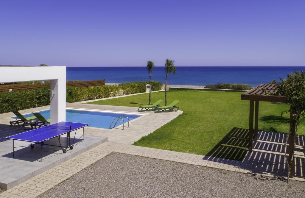 Antonoglou Beach Villas - Waterfront Luxury Retreat Lakhania Eksteriør bilde
