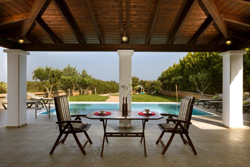 Antonoglou Beach Villas - Waterfront Luxury Retreat Lakhania Eksteriør bilde